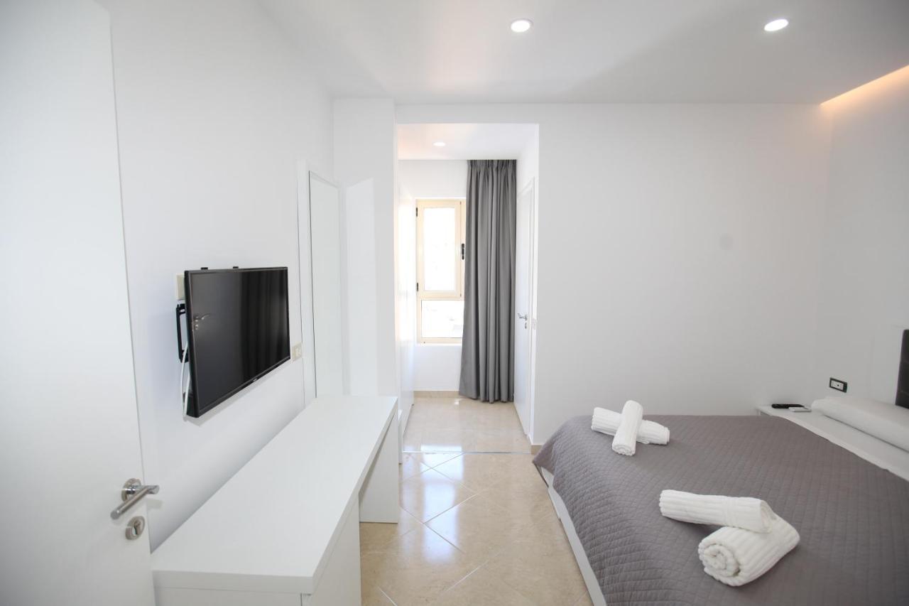 Nika Hotel Sarandë 外观 照片