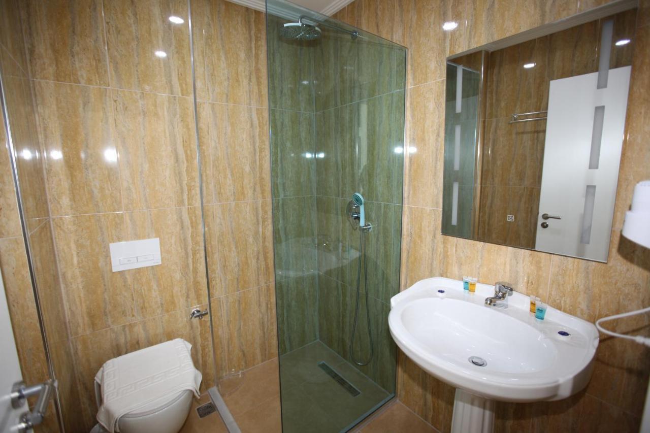 Nika Hotel Sarandë 外观 照片