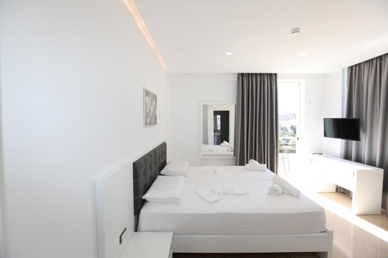 Nika Hotel Sarandë 外观 照片