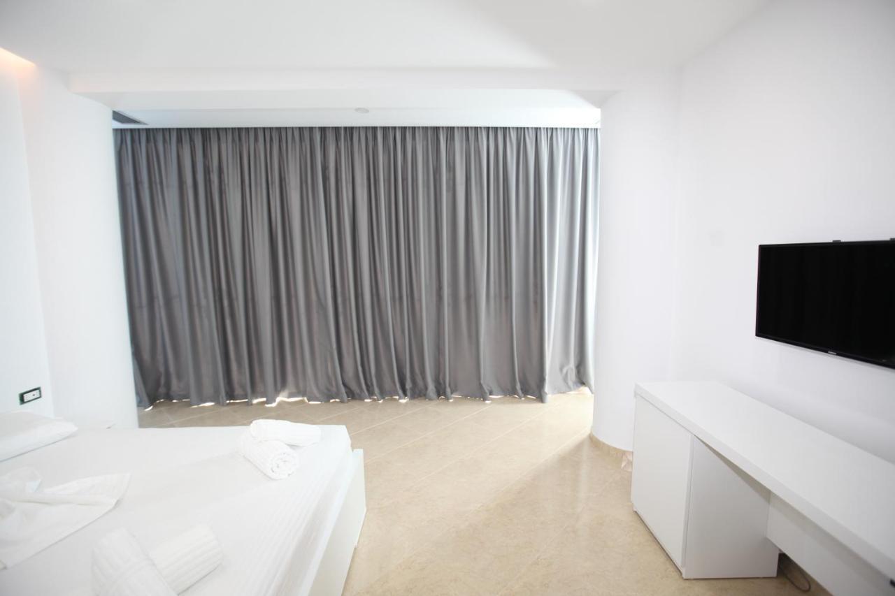 Nika Hotel Sarandë 外观 照片
