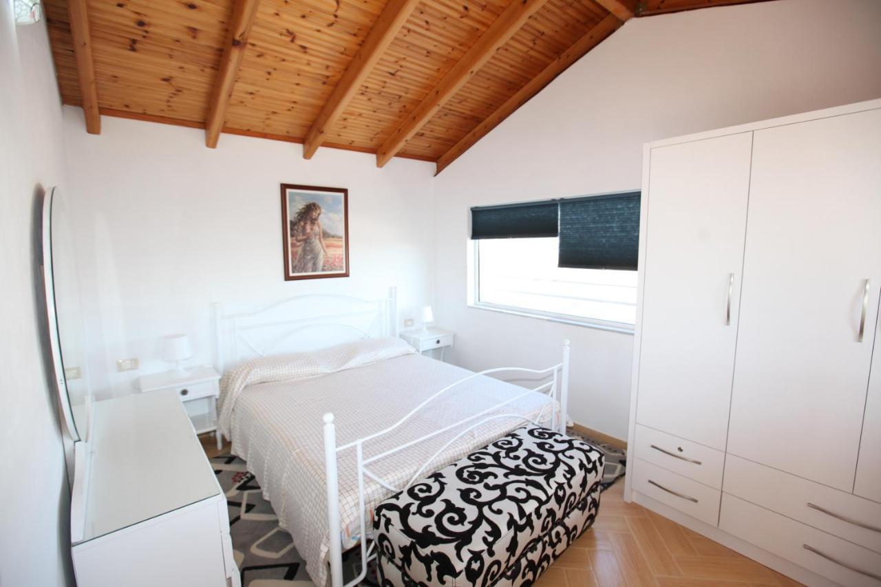 Nika Hotel Sarandë 外观 照片